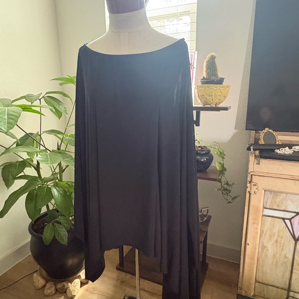 Lucky & Blessed Black Asymmetrical Long Sleeve Flowy Topper